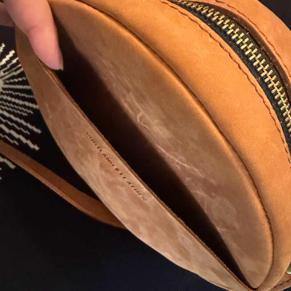 NEW Portland Leather Circle Large Crossbody Bag - Picture 7 of 11